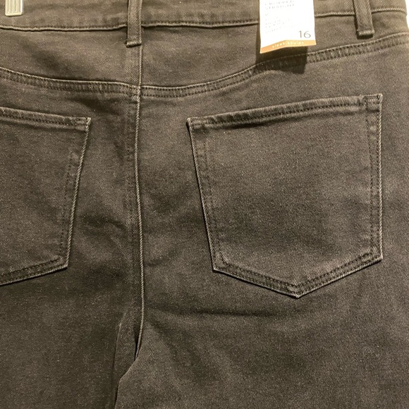 Wonderly Cropped Straight Black Rinse Wash Sleek Sculpt Jeans Size 16 NWT - Picture 16 of 16